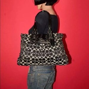 COACH LARGE ASHLEY SHOULDER BAG 🖤